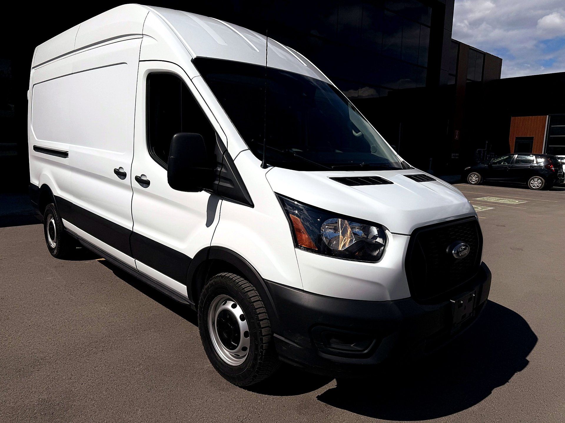 Ford Transit Cargo Van 2022 - Thumbnail 7