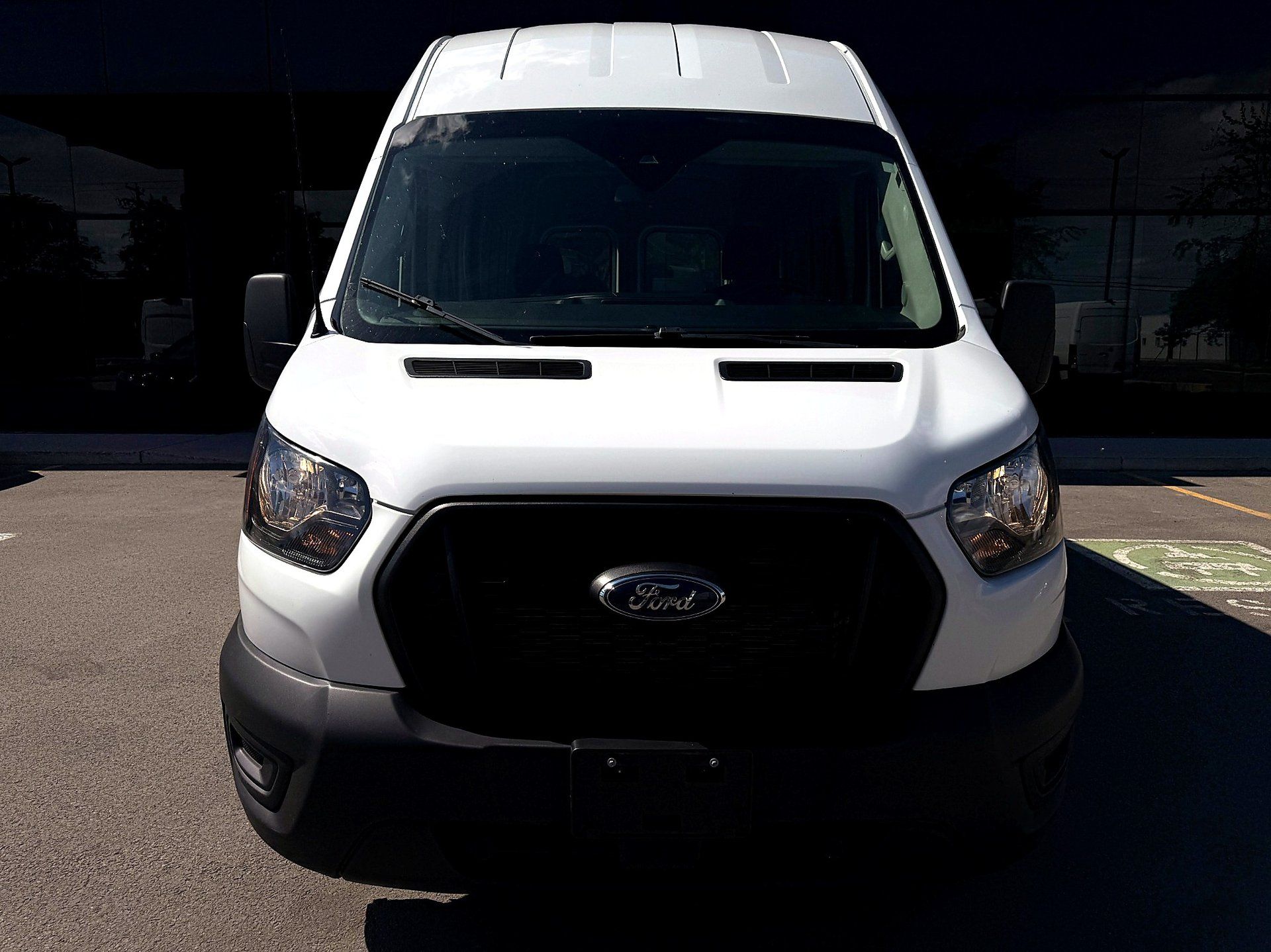 Ford Transit Cargo Van 2022 - Thumbnail 8